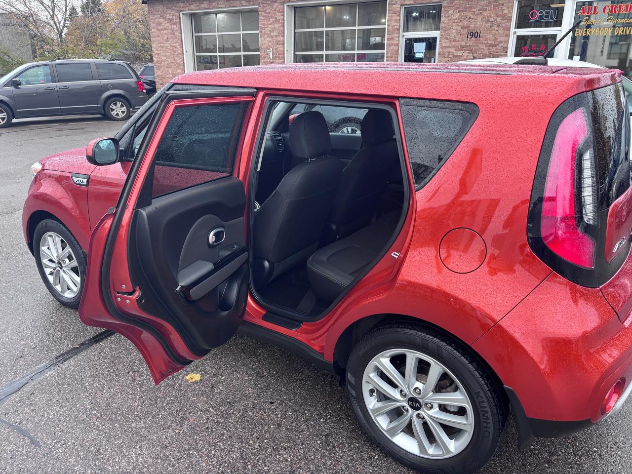 2019 Kia Soul LOADED + LOTS OF SERVICE! - Photo #12