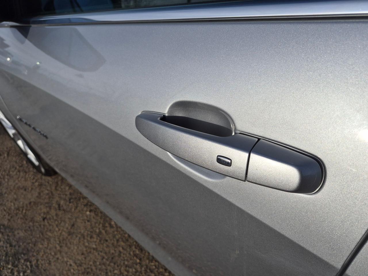 2022 Chevrolet Malibu LT, Remote, Htd Seats, BU Cam - Photo #8