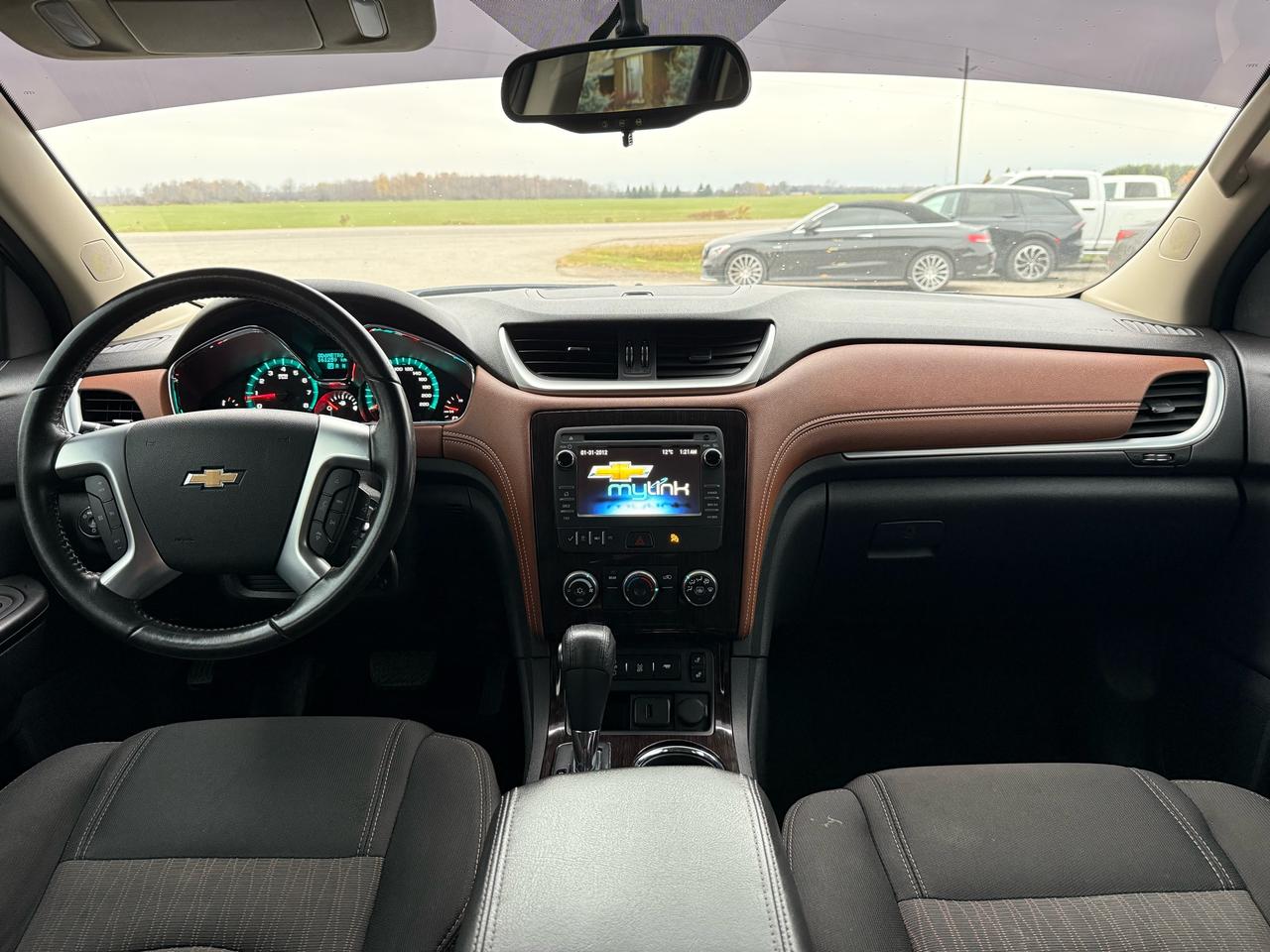 2016 Chevrolet Traverse LT | Backup Camera | Heated Seats | Sunroof Photo