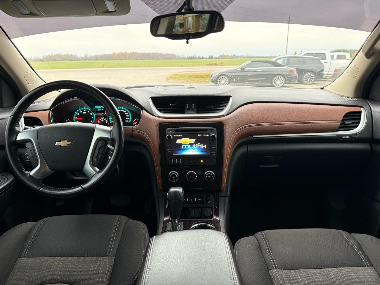 2016 Chevrolet Traverse LT | Backup Camera | Heated Seats | Sunroof - Photo #12