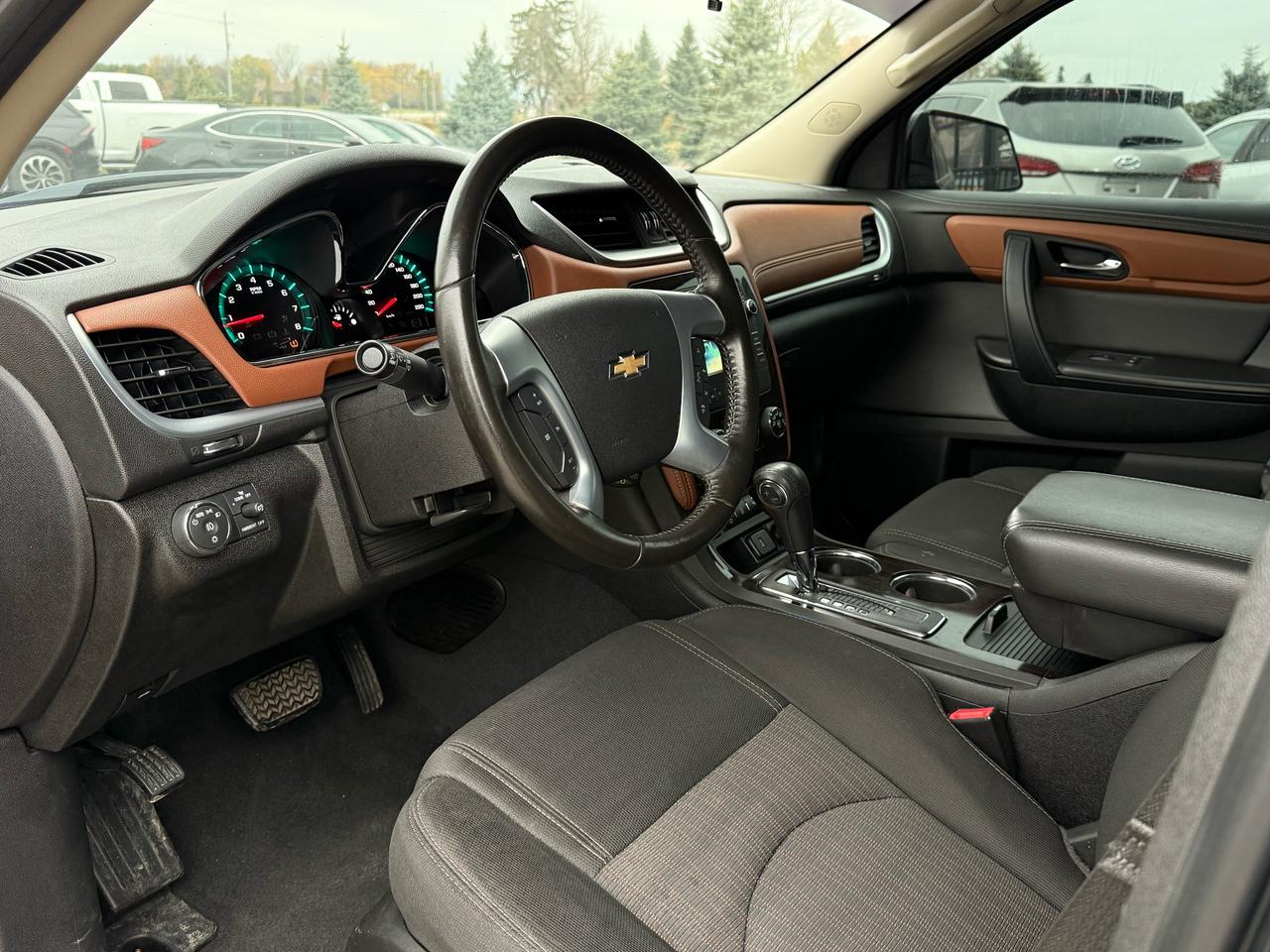 2016 Chevrolet Traverse LT | Backup Camera | Heated Seats | Sunroof Photo