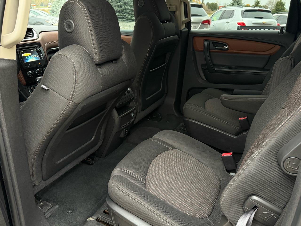 2016 Chevrolet Traverse LT | Backup Camera | Heated Seats | Sunroof Photo