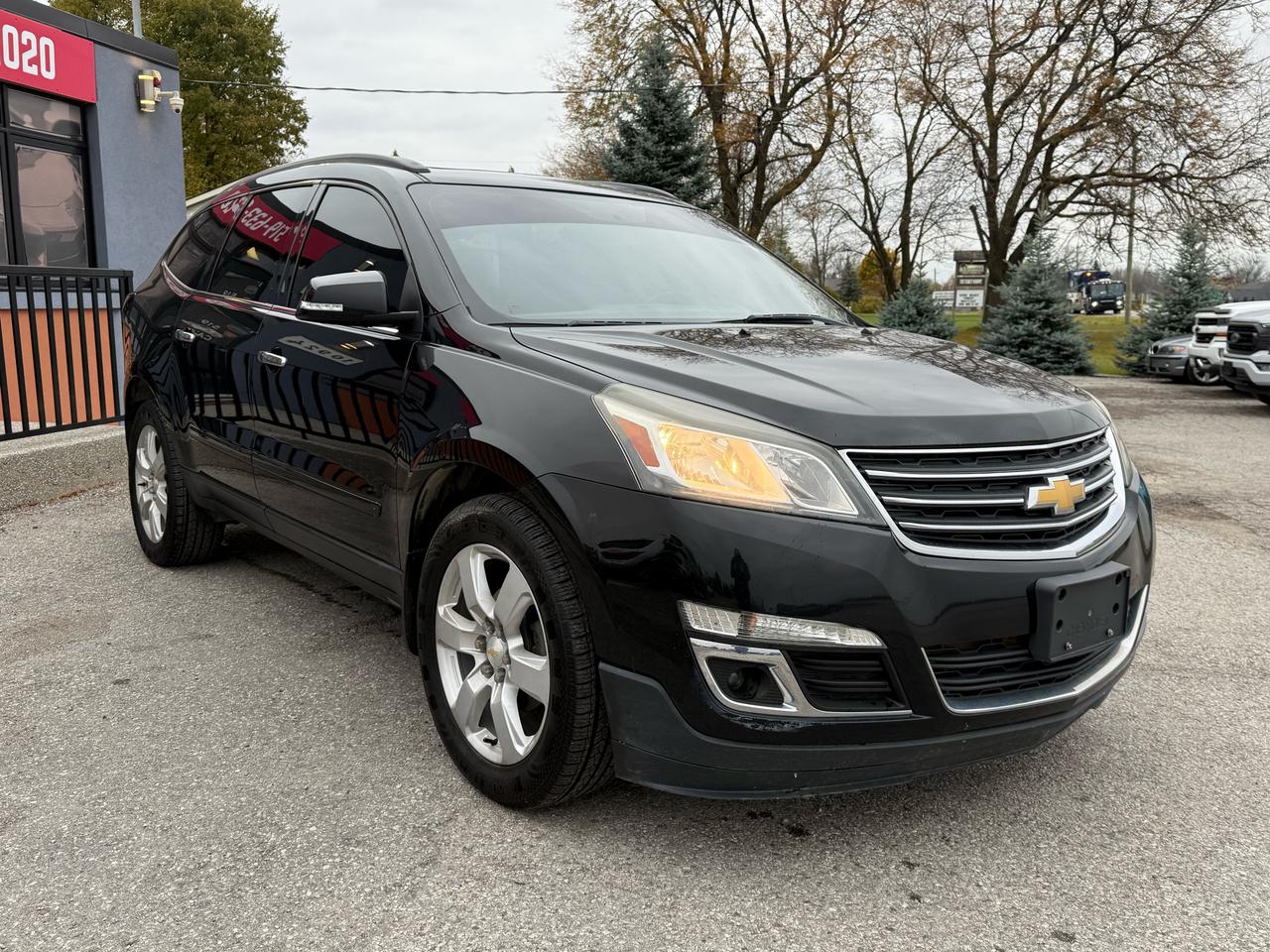 2016 Chevrolet Traverse LT | Backup Camera | Heated Seats | Sunroof Photo