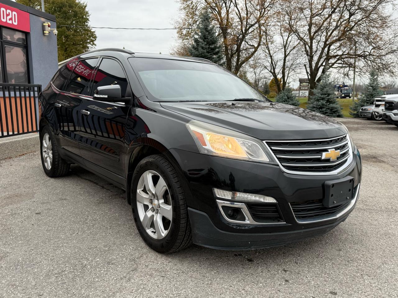2016 Chevrolet Traverse LT | Backup Camera | Heated Seats | Sunroof - Photo #7