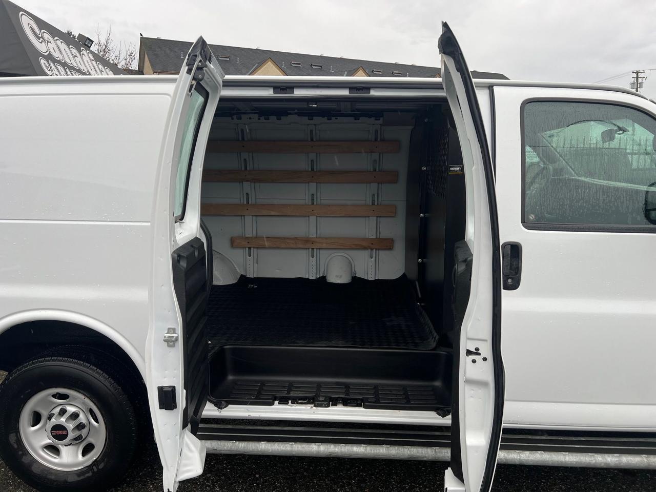 2023 GMC Savana Cargo Van RWD 2500 135" Photo10