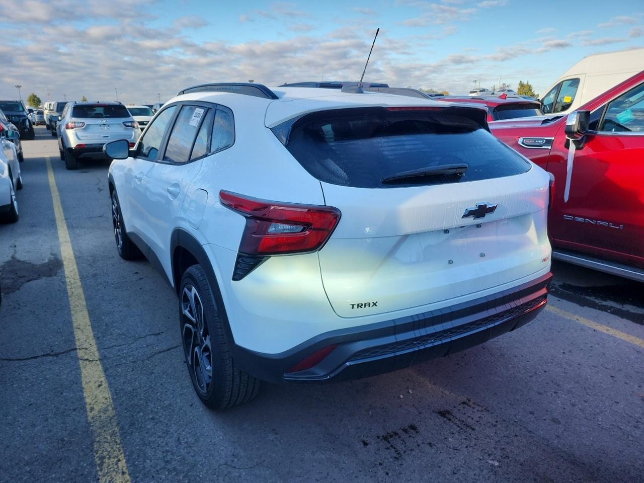 2024 Chevrolet Trax 2RS | LEATHER | SUNROOF | REMOTE START!! Photo2