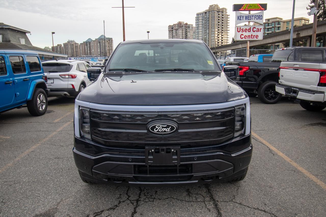 2025 Ford F-150 Lightning Platinum 4WD SuperCrew Photo3