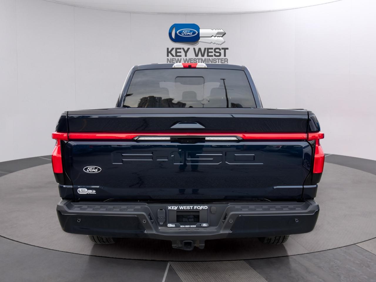 2025 Ford F-150 Lightning Platinum 4WD SuperCrew 5.5' Box Photo3