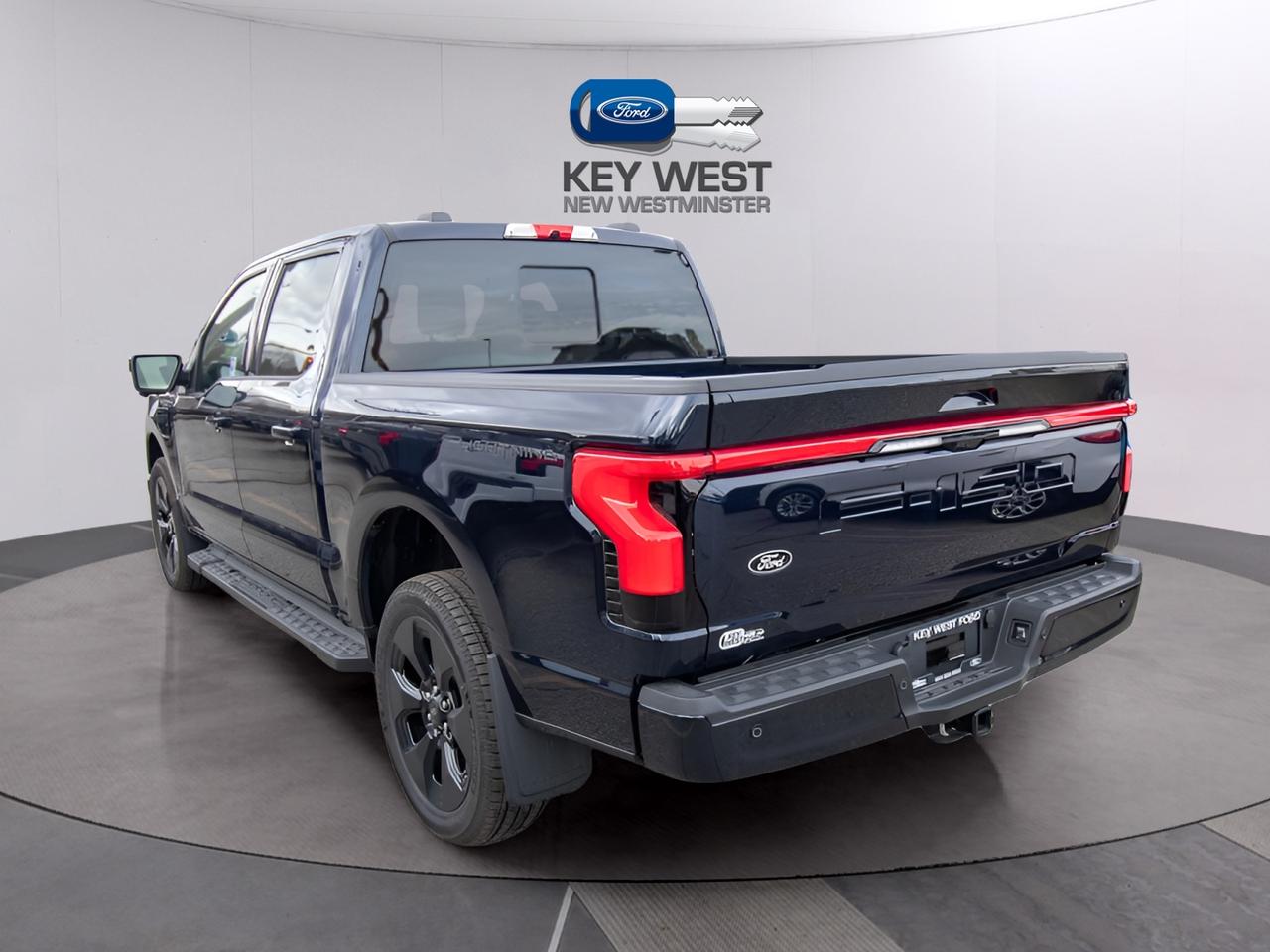 2025 Ford F-150 Lightning Platinum Extended Battery 4WD SuperCrew 5.5' Box Photo2
