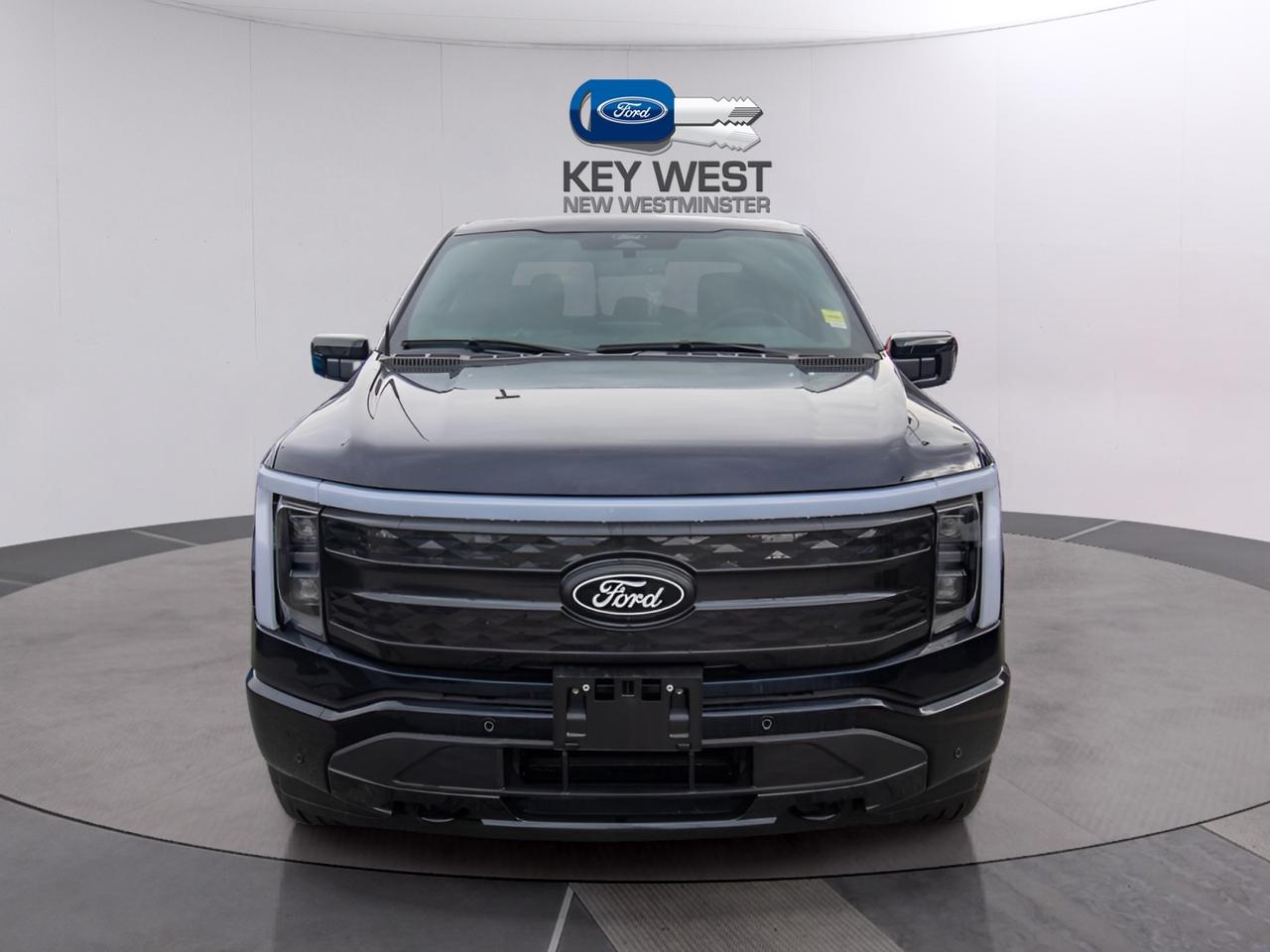 2025 Ford F-150 Lightning Platinum Extended Battery 4WD SuperCrew 5.5' Box Photo3