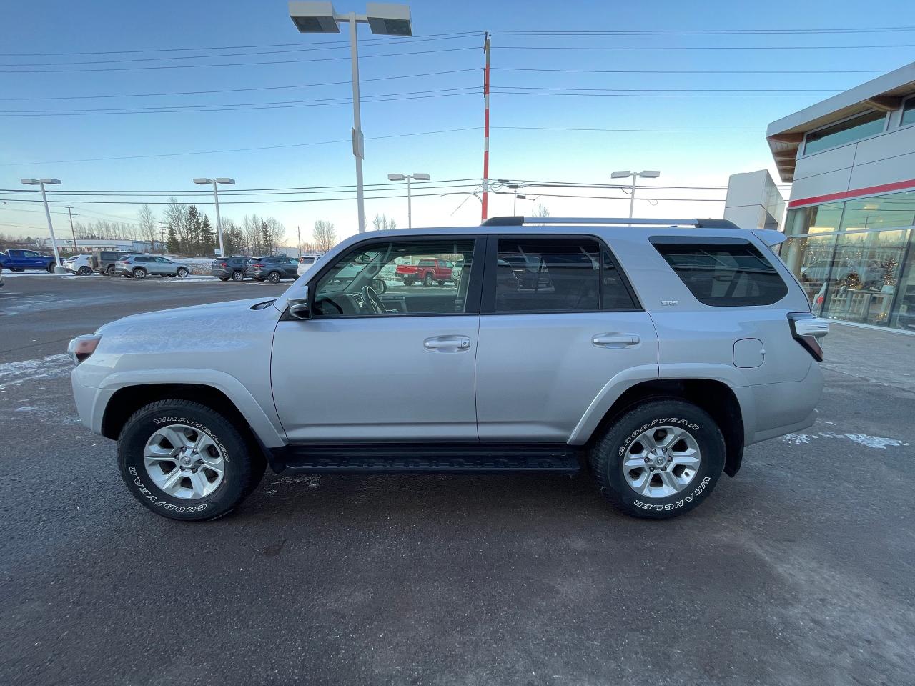 2023 Toyota 4Runner SR5 Photo3