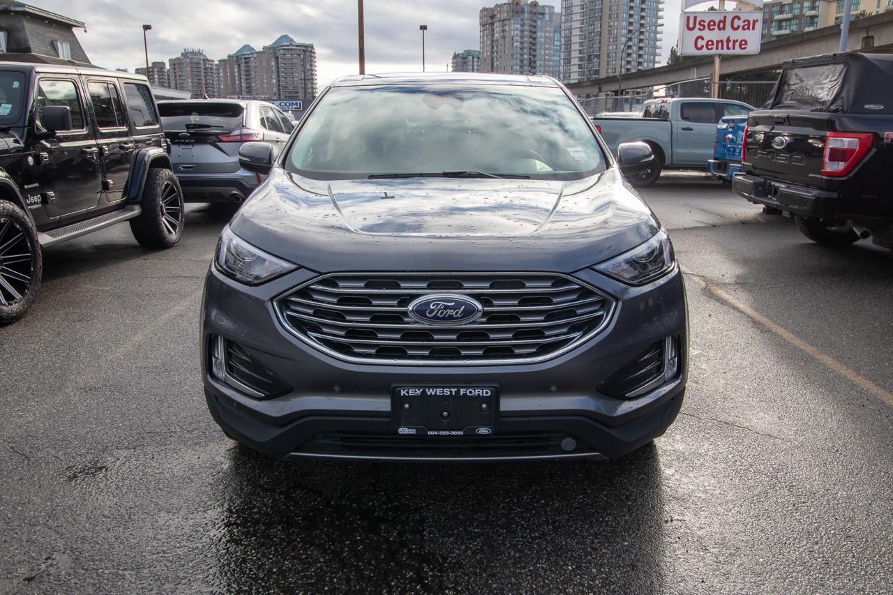 2024 Ford Edge Titanium AWD Photo3