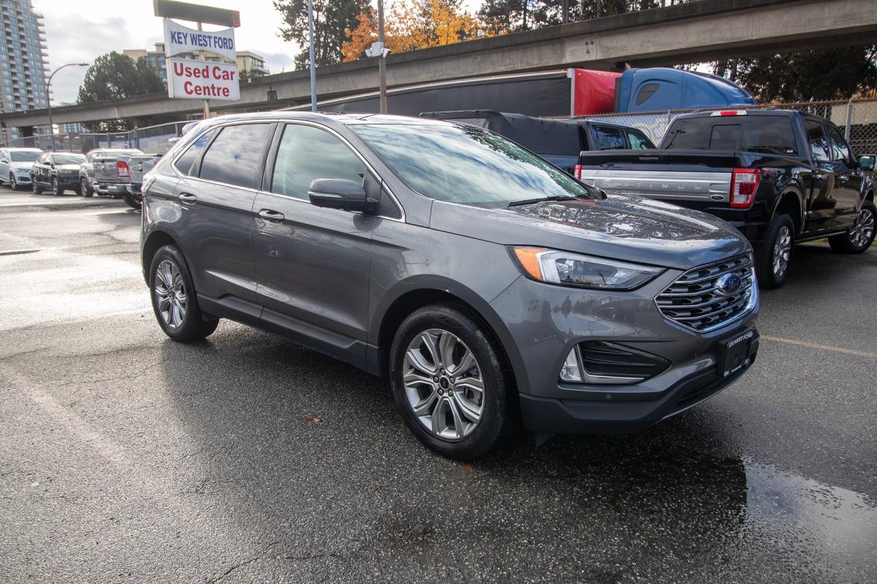 2024 Ford Edge Titanium AWD Photo4