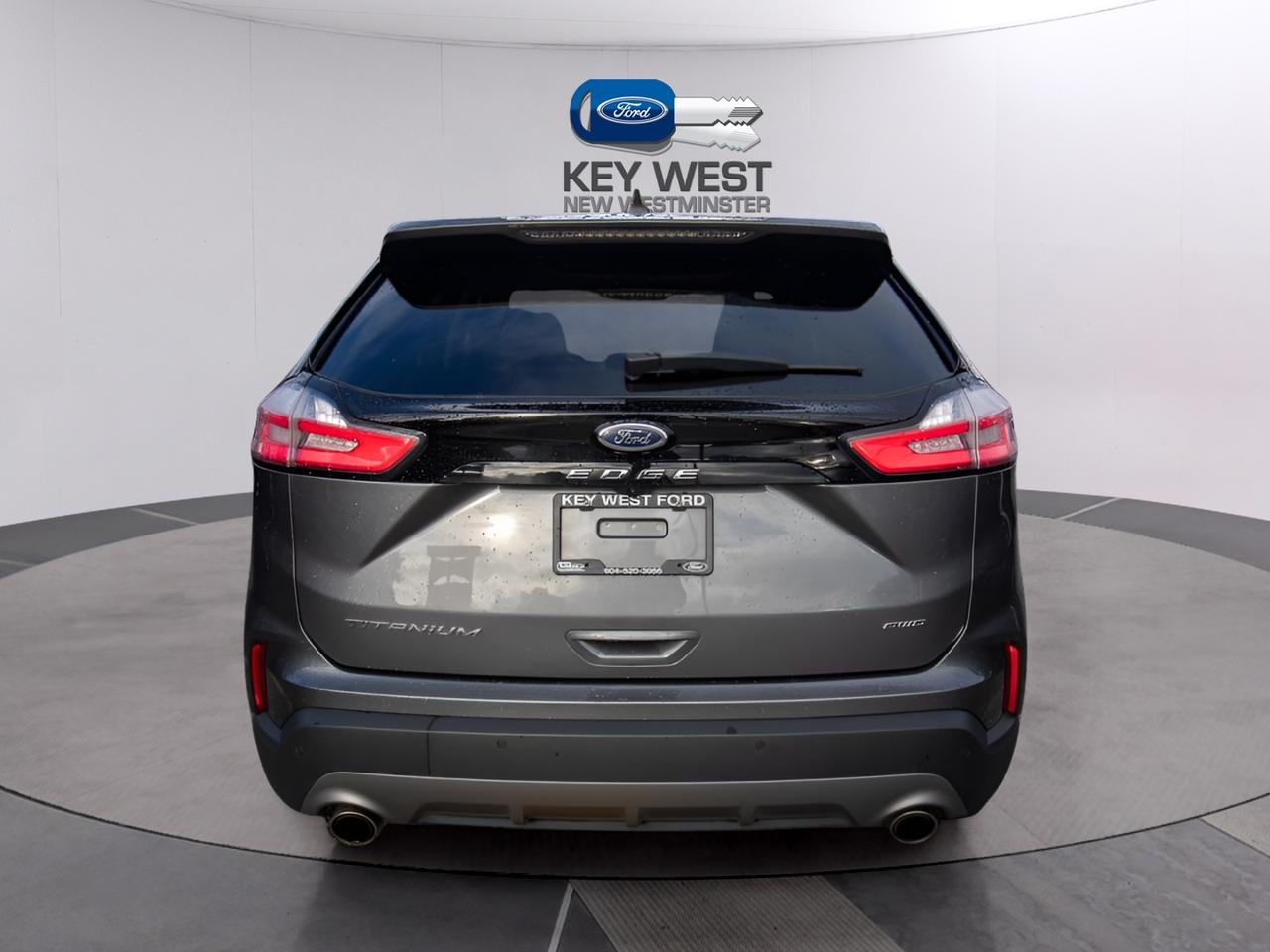 2024 Ford Edge Titanium AWD Photo3