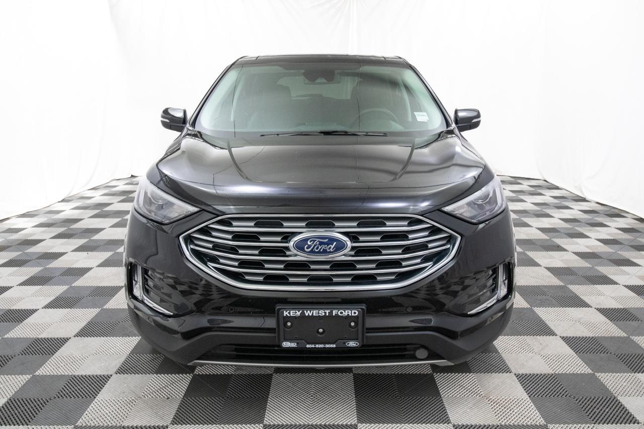 2024 Ford Edge Titanium AWD Photo3