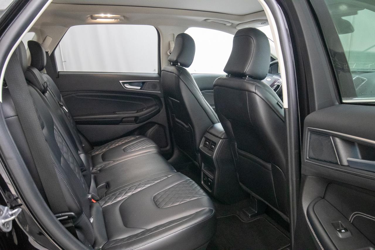 2024 Ford Edge Titanium AWD Photo5