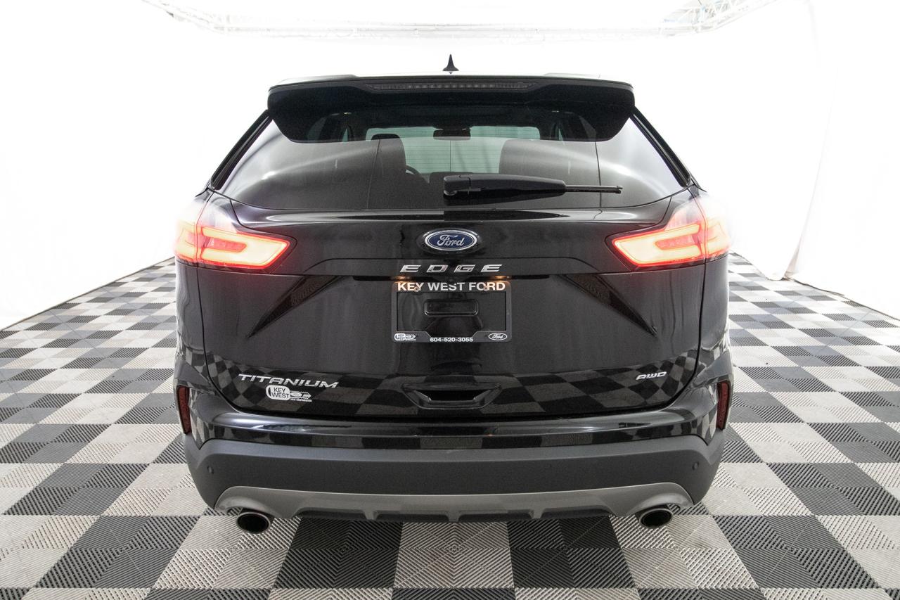 2024 Ford Edge Titanium AWD Photo5