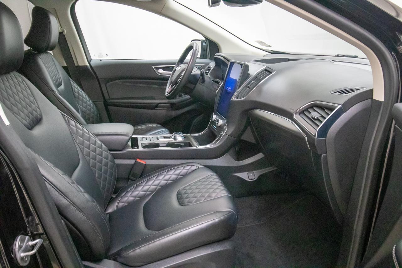 2024 Ford Edge Titanium AWD Photo5