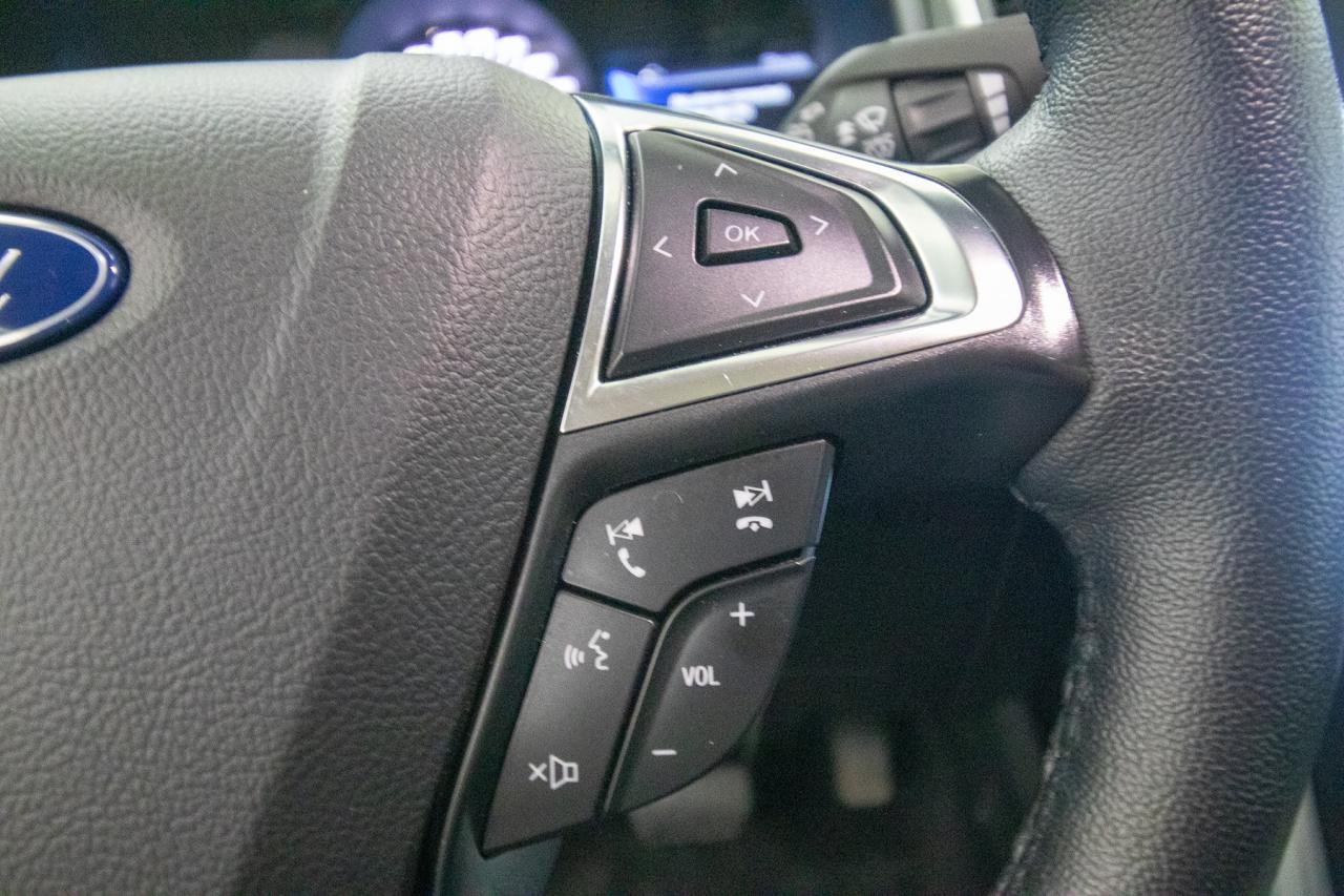 2024 Ford Edge Titanium AWD Photo5