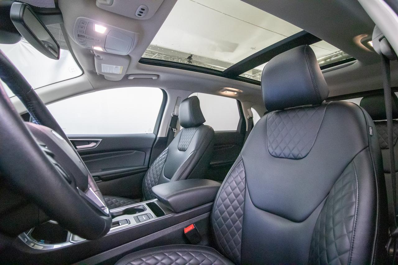 2024 Ford Edge Titanium AWD Photo5