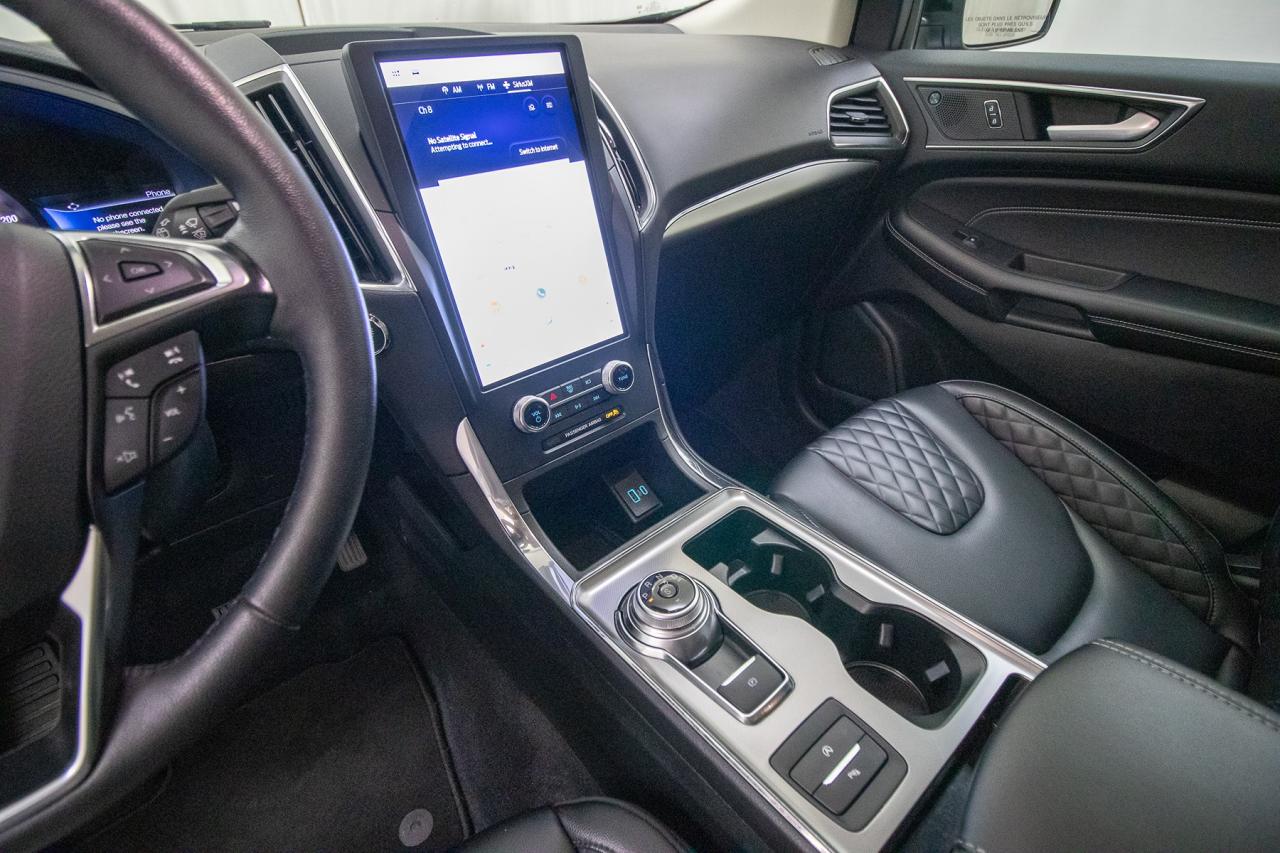 2024 Ford Edge Titanium AWD Photo5