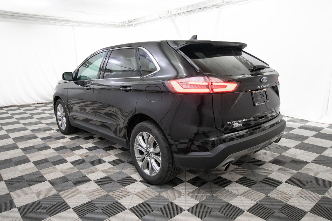 2024 Ford Edge Titanium AWD Photo5