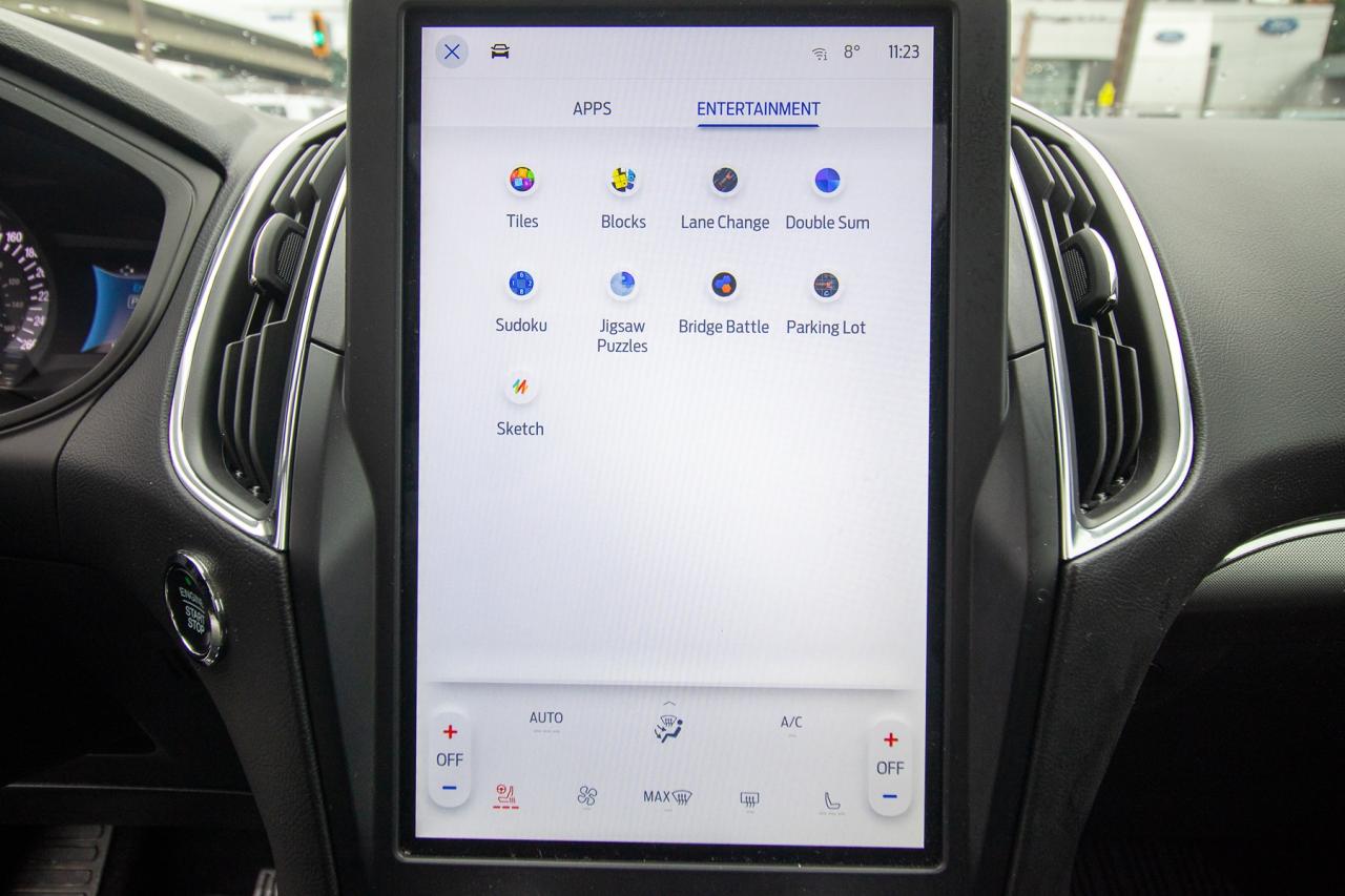 2024 Ford Edge Titanium AWD Photo5