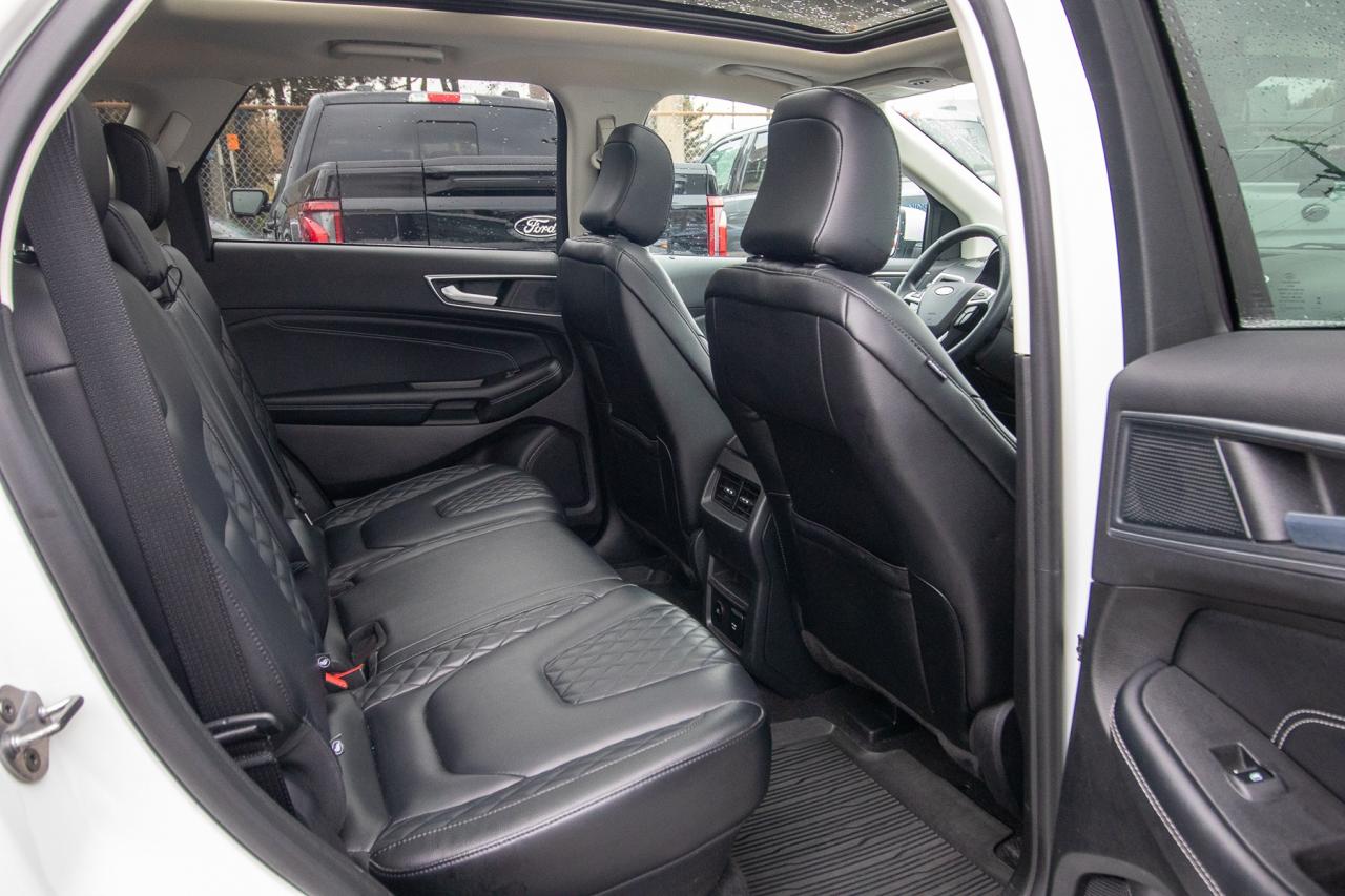 2024 Ford Edge Titanium AWD Photo5