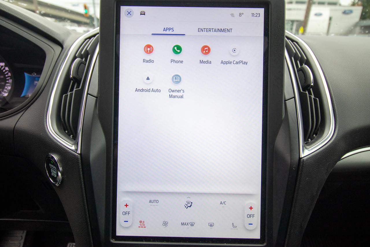 2024 Ford Edge Titanium AWD Photo5