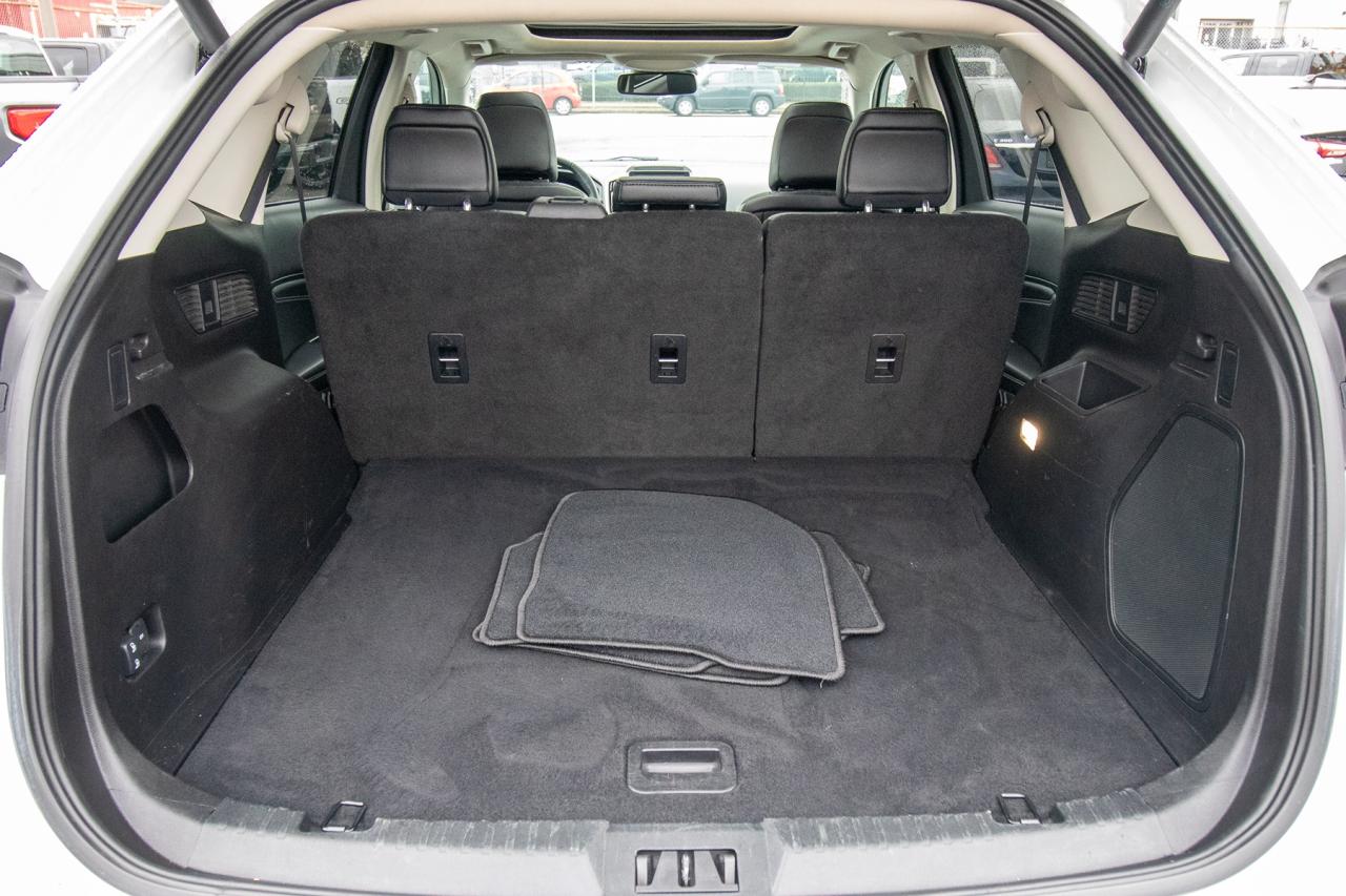 2024 Ford Edge Titanium AWD Photo5