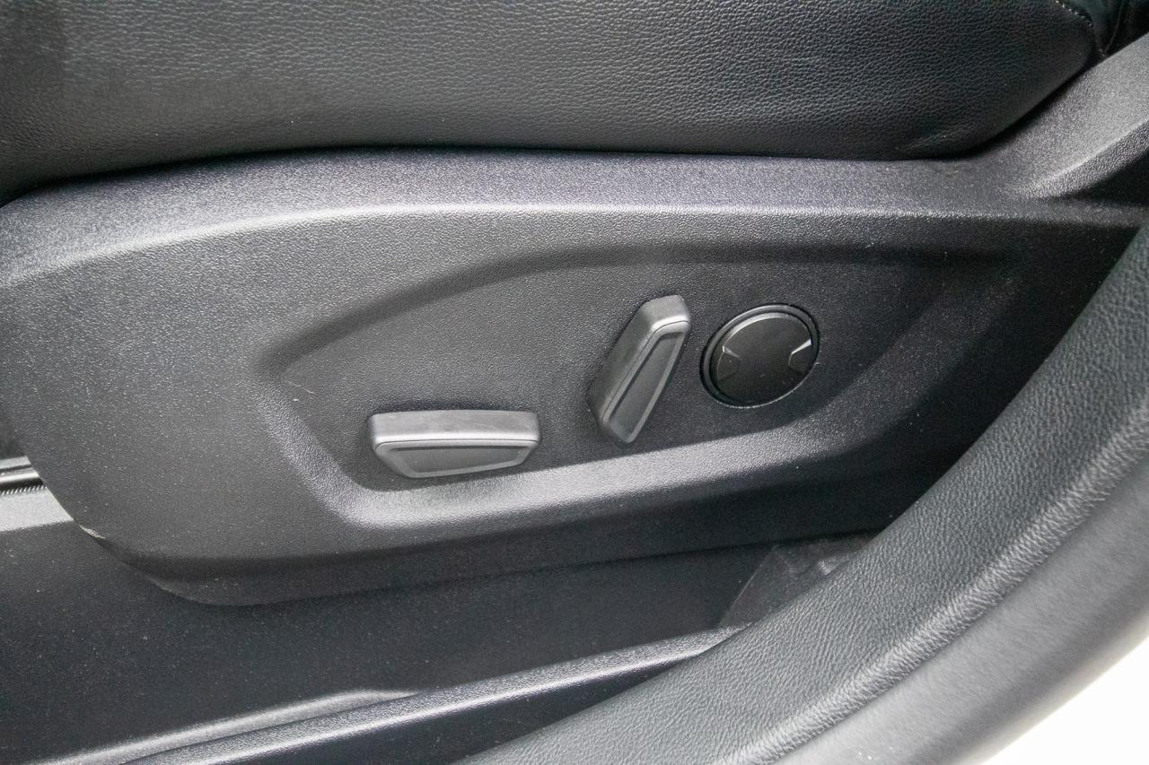 2024 Ford Edge Titanium AWD Photo5