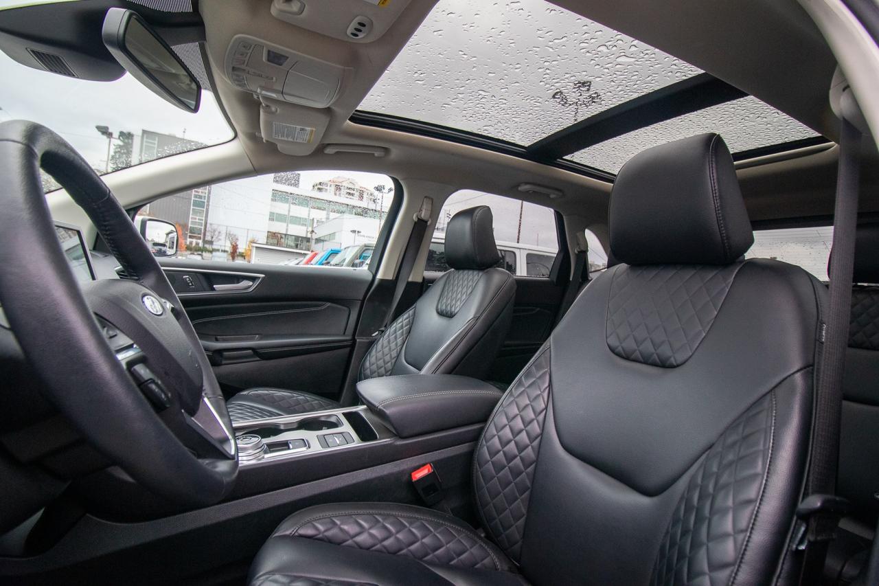 2024 Ford Edge Titanium AWD Photo5