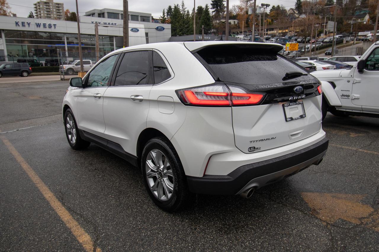 2024 Ford Edge Titanium AWD Photo5
