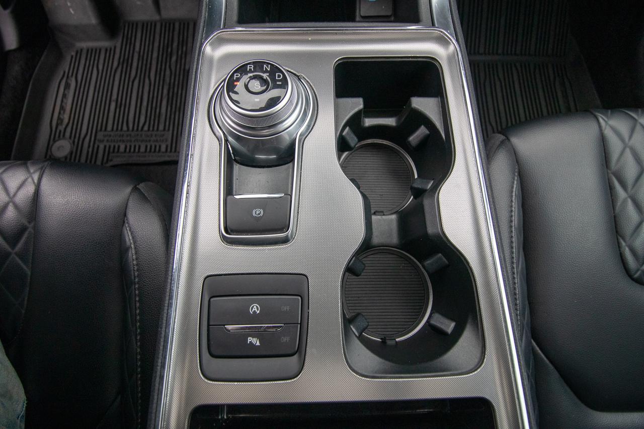 2024 Ford Edge Titanium AWD Photo5