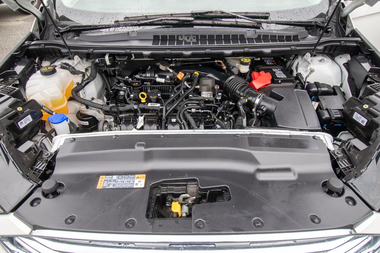 2024 Ford Edge Titanium AWD Photo5