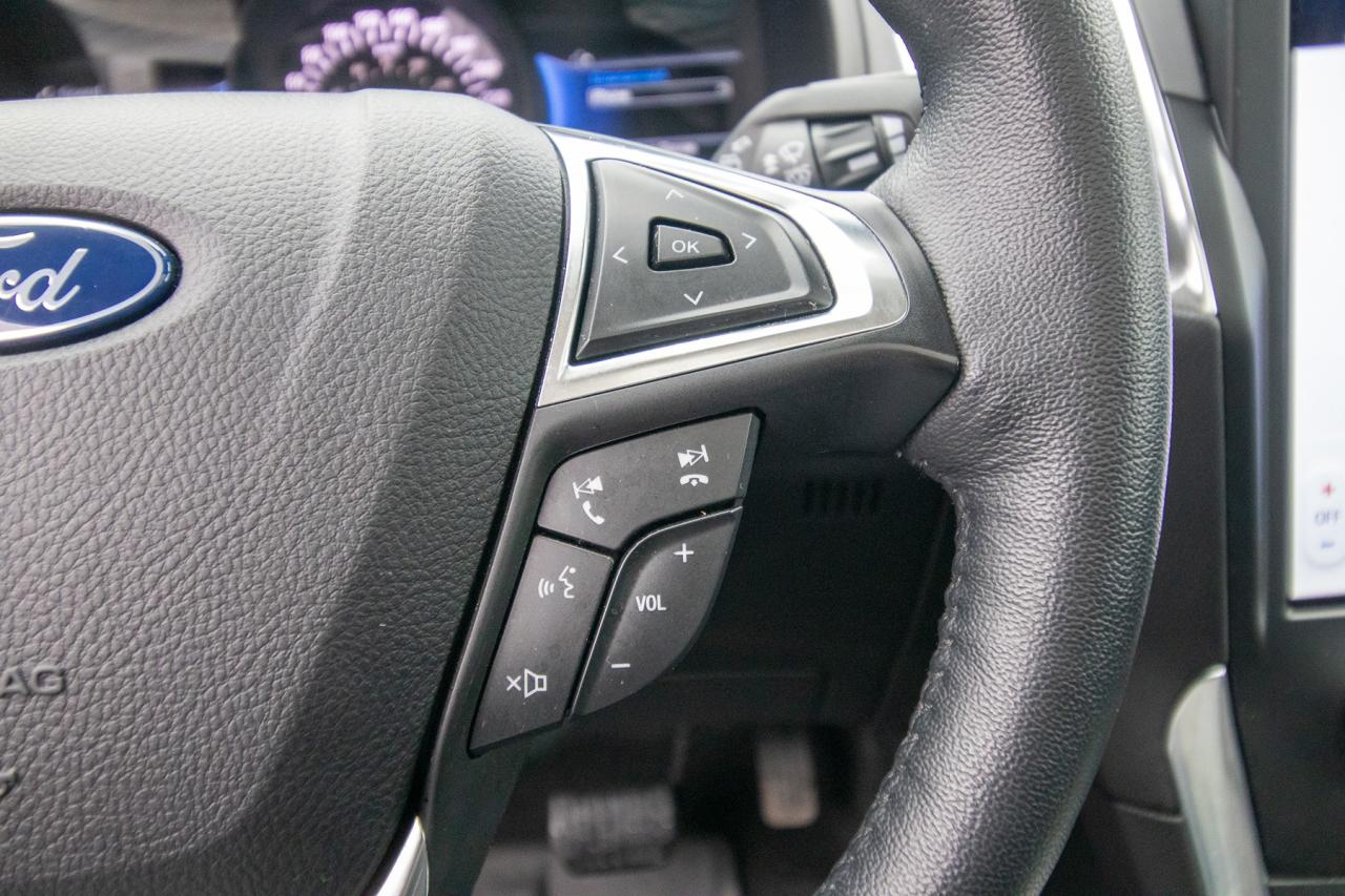 2024 Ford Edge Titanium AWD Photo5