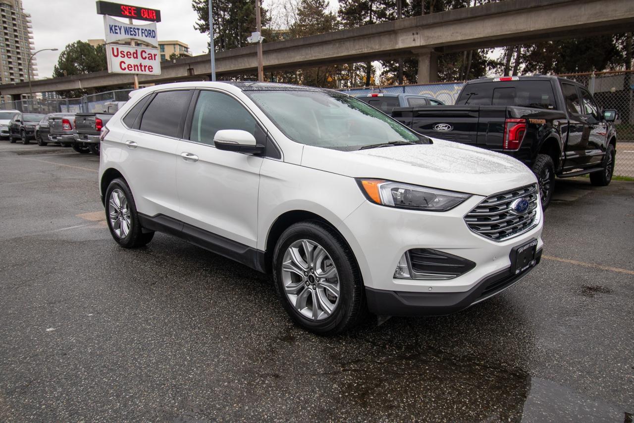 2024 Ford Edge Titanium AWD Photo5