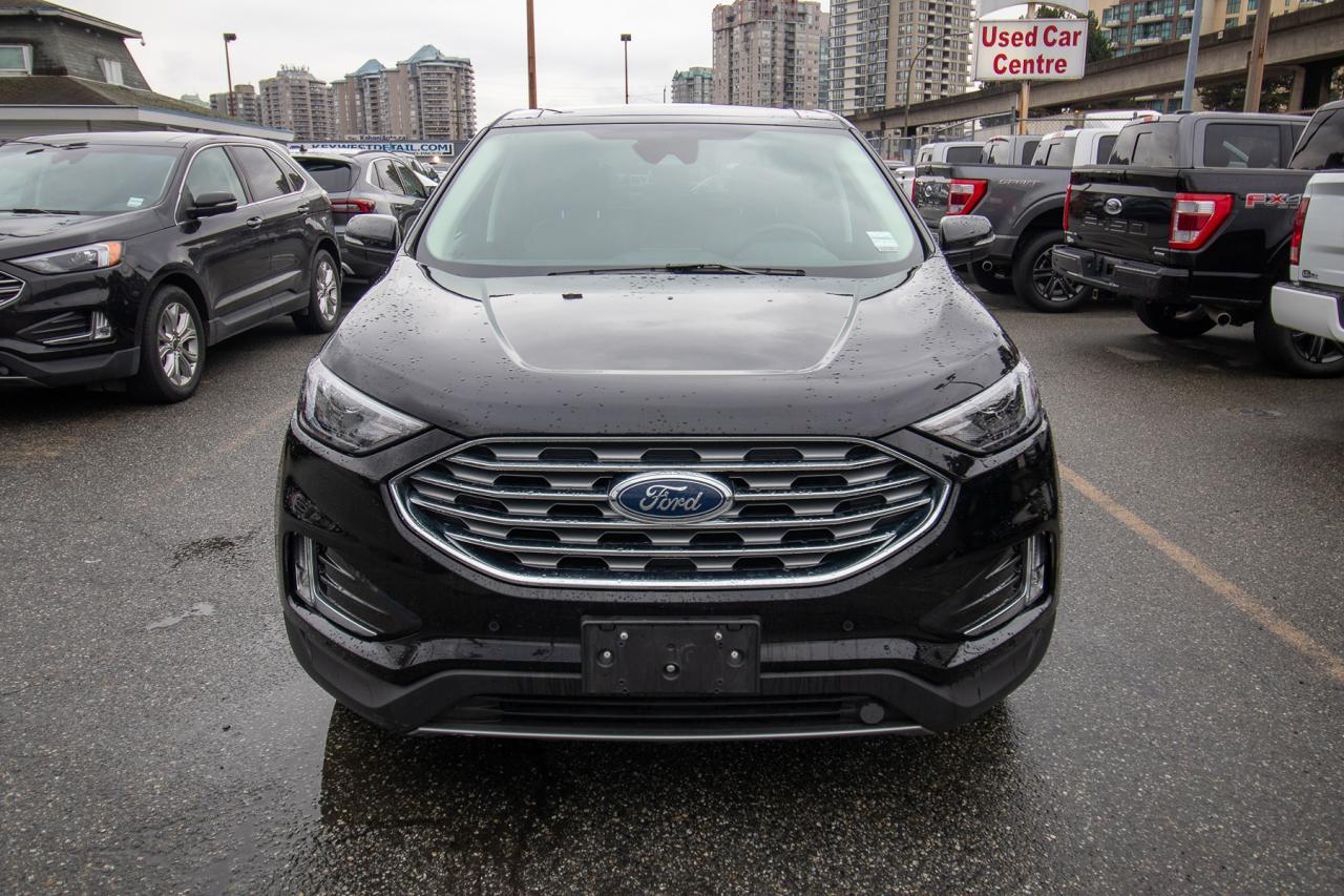 2024 Ford Edge Titanium AWD Photo3