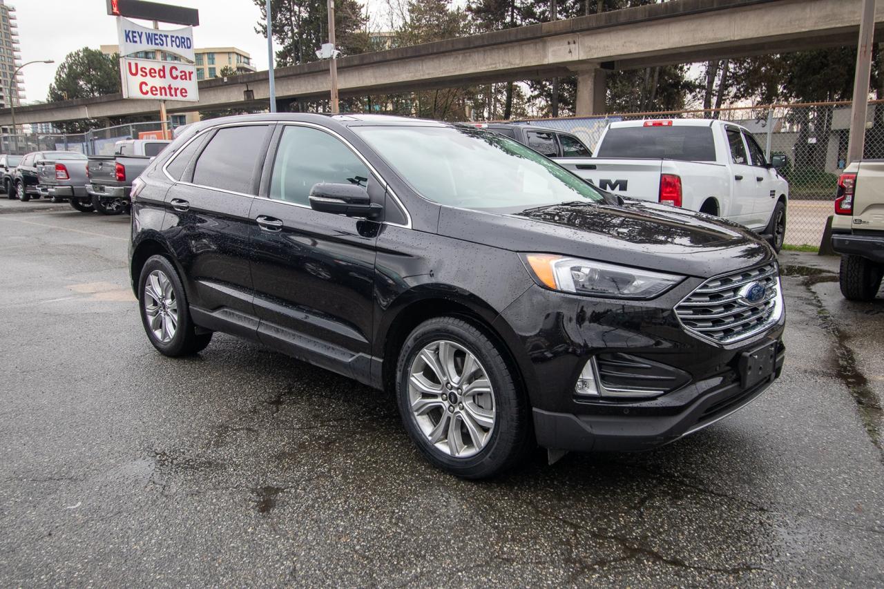 2024 Ford Edge Titanium AWD Photo4