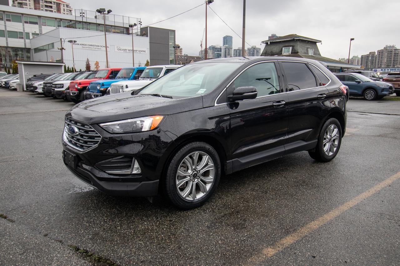 2024 Ford Edge Titanium AWD Photo2