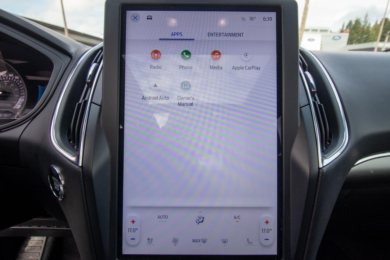 2024 Ford Edge Titanium AWD Photo5