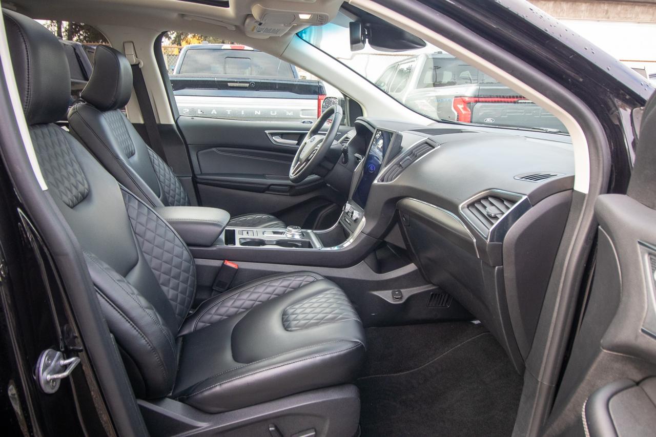 2024 Ford Edge Titanium AWD Photo5