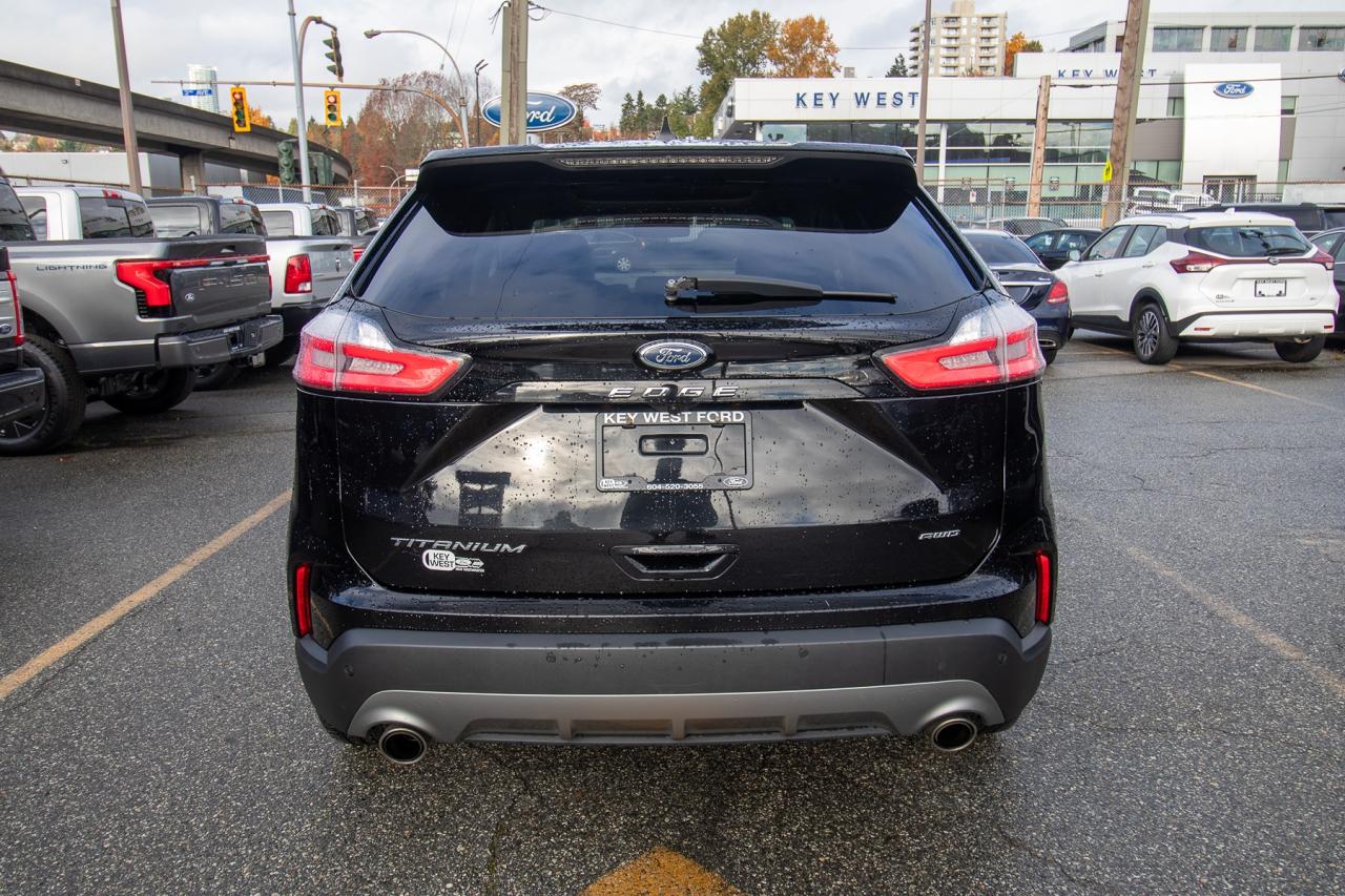 2024 Ford Edge Titanium AWD Photo5