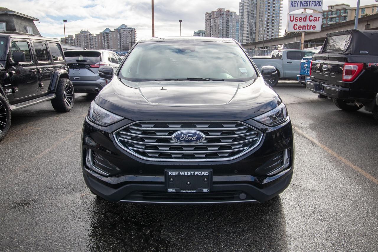 2024 Ford Edge Titanium AWD Photo5