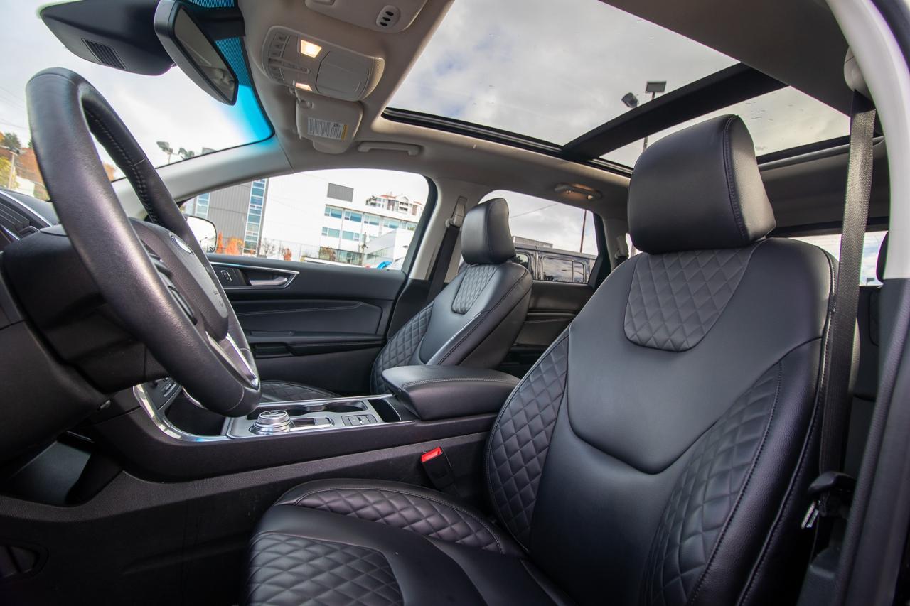 2024 Ford Edge Titanium AWD Photo5