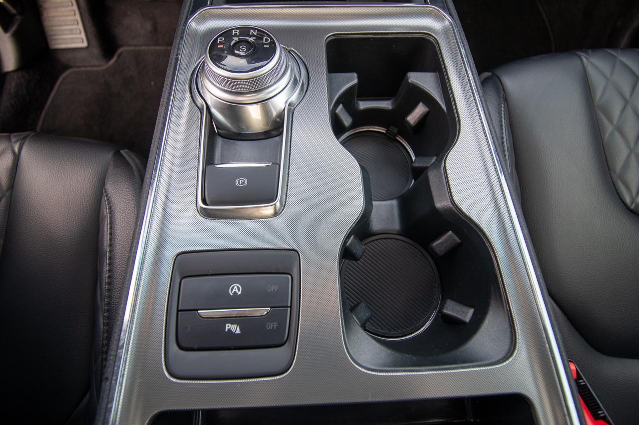 2024 Ford Edge Titanium AWD Photo5