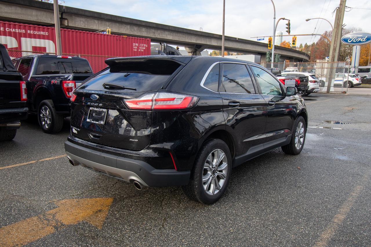 2024 Ford Edge Titanium AWD Photo4