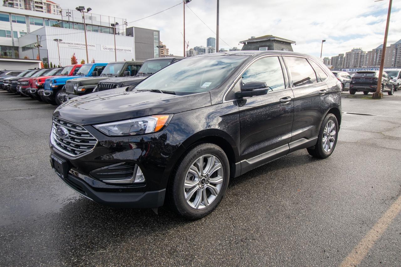 2024 Ford Edge Titanium AWD Photo5