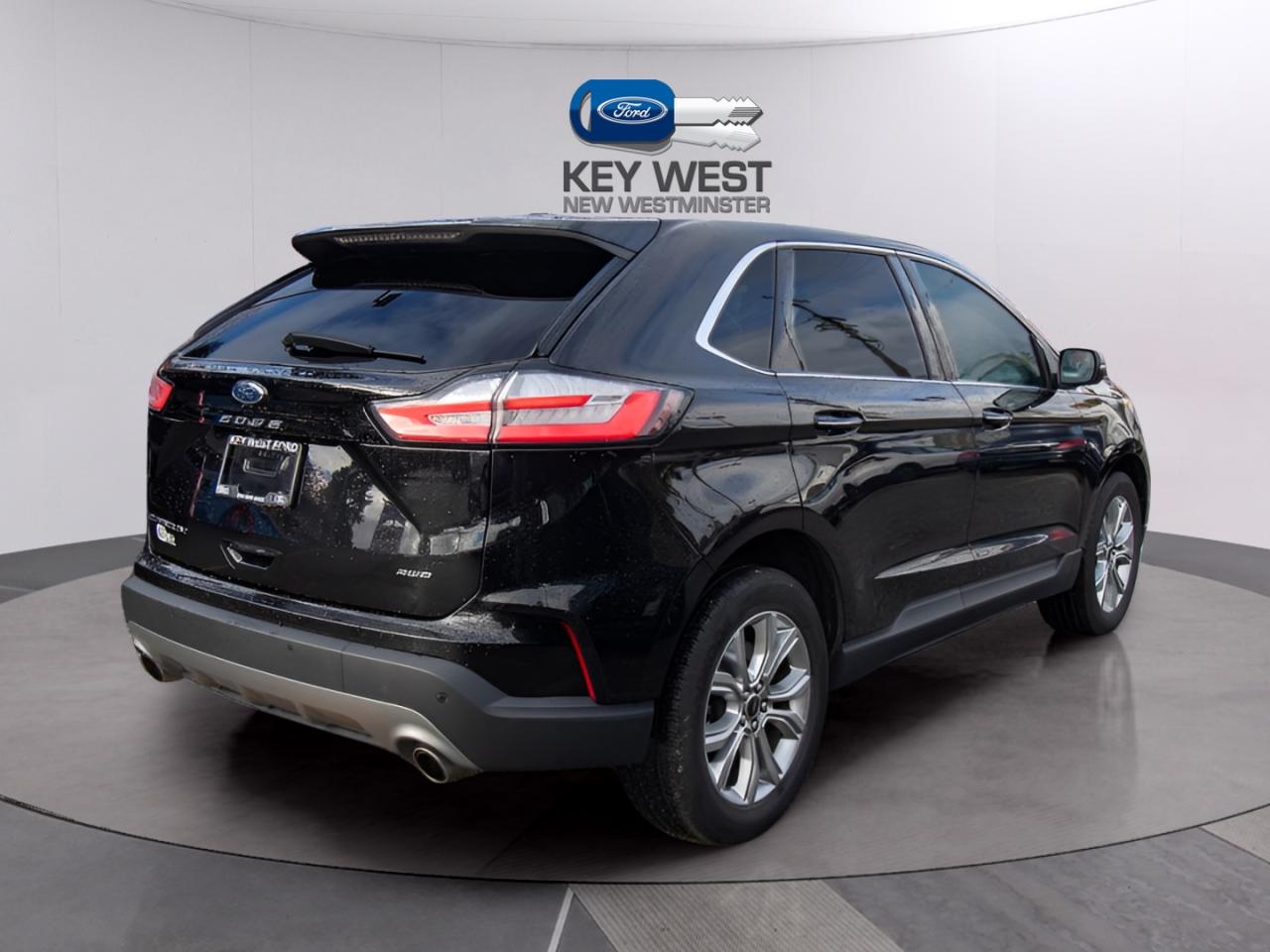 2024 Ford Edge Titanium AWD Photo3