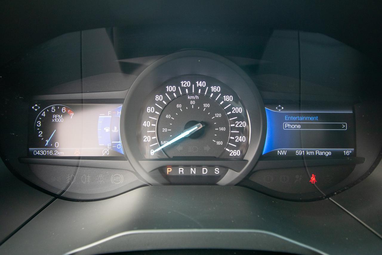 2024 Ford Edge Titanium AWD Photo5